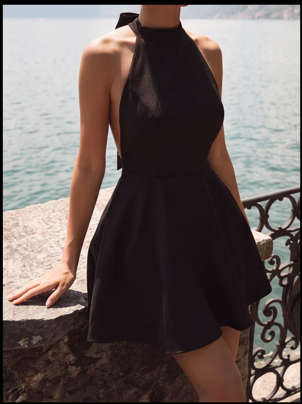 Noir Aura Halter Mini Elbise