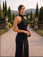 Noir Elegance Yırtmaç Detaylı Uzun Abiye Elbise