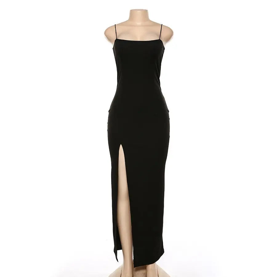 Noir Elegance Yırtmaçlı Elbise