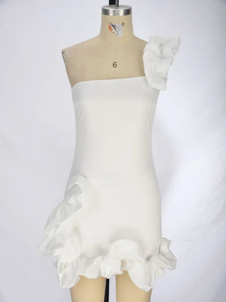 Zarif Beyaz Mini Elbiseler 3D Çiçek Lüks Tek Omuz Kolsuz Pileli