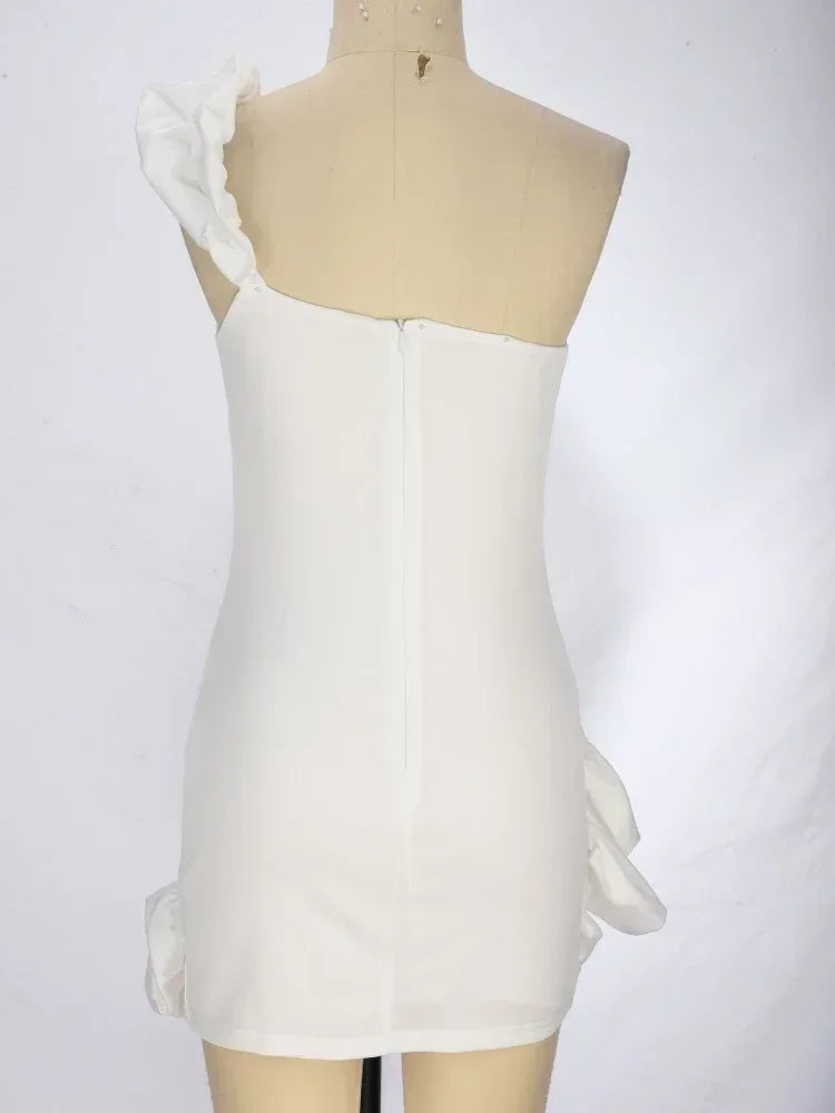 Zarif Beyaz Mini Elbiseler 3D Çiçek Lüks Tek Omuz Kolsuz Pileli