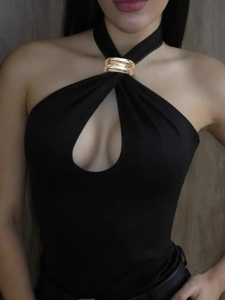 Golden Glam Halter Detaylı Siyah Bluz – Geceye Işıltı Kat!